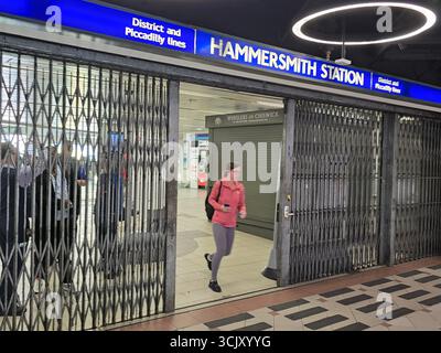 London, Vereinigtes Königreich. September 2025. Die U-Bahn-Stationen Hammersmith sind heute geschlossen. Quelle: Uwe Deffner/Alamy Live News Stockfoto