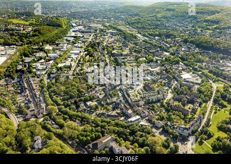 Luftaufnahme, Wohngebiet, Blick auf Haspe und Berliner Straße, Industriegebiet Preusserstraße mit Stahlkontor, Haspe, Hagen, Ruhrgebiet, Nord RH Stockfoto