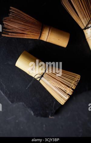 Close Up Chasen, spezieller Bambus Matcha Teebesen, selektiver Fokus Stockfoto