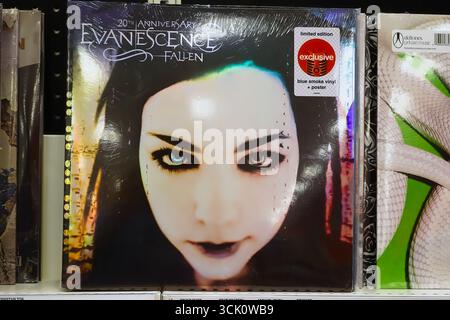 New York, NY - 5. September 2025: Evanescence Fallen 20th Anniversary Edition Album Vinyl-Album Close up. Neu erstellt und erweitert, Stockfoto