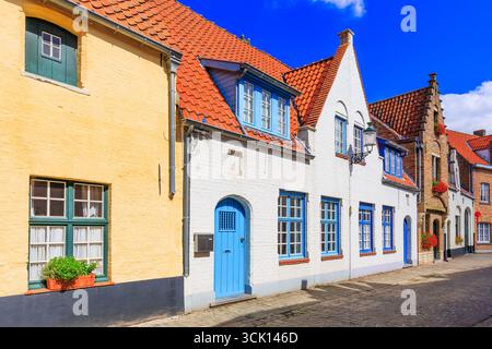Brügge, Belgien. Kopfsteinpflasterstraße in der Altstadt. Stockfoto