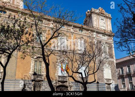 Ein Bild des Gonzalez Marti Nationalmuseums für Keramik und dekorative Kunst, untergebracht im Palast der Marques de Dos Aguas in Valencia. Stockfoto