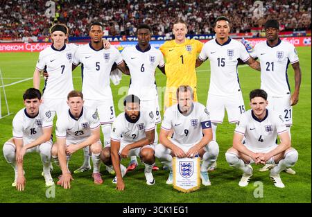 Die englischen Spieler stehen vor dem Qualifikationsspiel zur FIFA Fussball-Weltmeisterschaft 2026, Gruppe K im Rajko Mitic Stadium in Belgrad. Bilddatum: Dienstag, 9. September 2025. Stockfoto