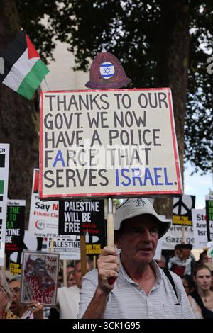 London, Vereinigtes Königreich, 9. September 2025. Pro-palästinensische Proteste vor der Downing Street gegen die Ankunft des israelischen Präsidenten Isaac Herzog, kurz nachdem Israel die Hamas-Führer in Doha angegriffen hatte. Der britische Premierminister Keir Starmer wird mit ihm reden. Kredit : Monica Wells/Alamy Live News Stockfoto