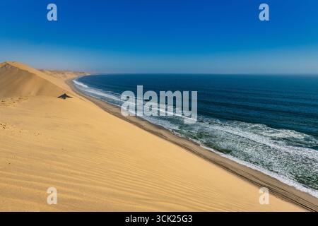 Wüstendünen an der Küste Namibias Stockfoto