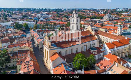 Aus der Vogelperspektive der Johanniskirche in Wilna, der Hauptstadt Litauens im Baltikum Stockfoto