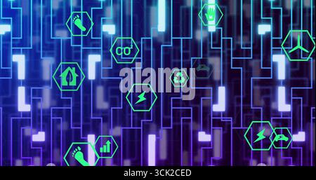 Anzeige grüner Öko-Energie-Symbole, die im Neon-Leiterplattenraster schweben, mit Nachhaltigkeitssymbolen Stockfoto