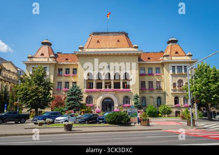 Malerisches altes Rathaus im Zentrum von Targu Mures in Siebenbürgen, Rumänien. Stockfoto