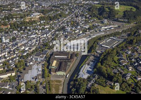 Blick aus der Vogelperspektive, Geschäftsviertel am Zollstock, Bahnhof, Blankenroder Muehle, Hanse Hotel und Attahoehle mit Höhlenrestaurant Himmelreich, Attendor Stockfoto