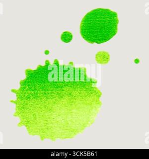 Eine Kollektion grüner Aquarellspritzer, variiert in Größe und Form, geeignet für künstlerische oder gestalterische Zwecke. Stockfoto