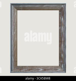 Ein einfacher Bilderrahmen aus Holz mit rustikaler Oberfläche, leer und bereit für ein Bild oder Kunstwerk. Stockfoto