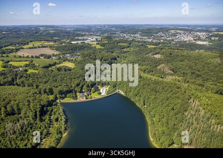 Luftaufnahme, Hasper-Staudamm und Staumauer, Waldgebiet, Haspe, Hagen, Ruhrgebiet, Nordrhein-Westfalen, Deutschland, DE, Dam, Europa, Hasper Damm, aus der Vogelperspektive Stockfoto