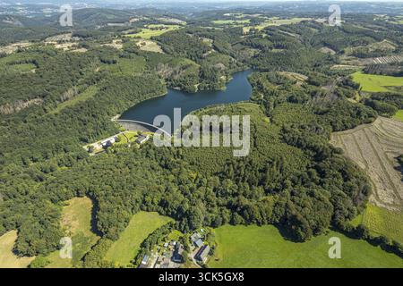 Luftaufnahme, Hasper-Staudamm und Staumauer, Waldgebiet, Haspe, Hagen, Ruhrgebiet, Nordrhein-Westfalen, Deutschland, DE, Dam, Europa, Hasper Damm, aus der Vogelperspektive Stockfoto