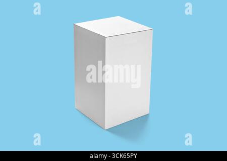 Eine einfache weiße Box mit flacher Oberseite, geeignet für Verpackungs- oder Lagerungszwecke. Stockfoto