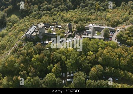 Aus der Vogelperspektive, Museum Burg Pyrmont, mit Ritterspielen, mittelalterlichem Markt, Marktständen, Roes, Eifel, Rheinland-Pfalz, Deutschland, Europa, Vogelaugen Stockfoto
