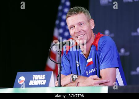 Der tschechische Tennisspieler Tomas Berdych, nicht spielender Kapitän, bei der Pressekonferenz während der Vorbereitung auf das Qualifikationsspiel USA gegen Tschechien für die Stockfoto