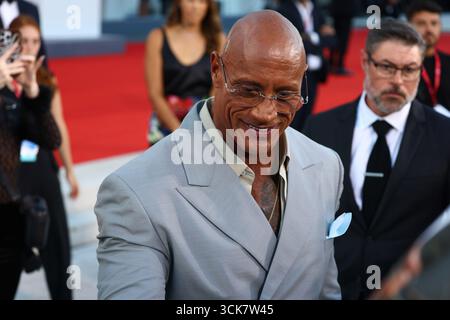 Venedig. Italien. Dwayne Johnson bei der Premiere der Smashing Machine. 84. Filmfestival von Venedig. September 2025. Ref.:LMK430-S090925-001. Anfisa Polyushkevych/Landmark Media WWW.LMKMEDIA.COM Stockfoto