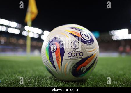 Bergamo, Italien. September 2025. Ein offizieller Adidas-Matchball vor dem Qualifikationsspiel Italien gegen Estland im Stadio di Bergamo in Bergamo. Der Bildnachweis sollte lauten: Jonathan Moscrop/Sportimage Credit: Sportimage Ltd/Alamy Live News Stockfoto