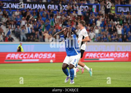 Bergamo, Italien, 5. September 2025. Moise Kean aus Italien reagiert darauf, nachdem er beim Qualifikationsspiel zur FIFA-Weltmeisterschaft Italien gegen Estland im Stadio di Bergamo, Bergamo, kurz vor dem Tor stand. Der Bildnachweis sollte lauten: Jonathan Moscrop / Sportimage Stockfoto