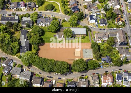 Aus der Vogelperspektive, Sportplatz Petanque Boule Club Mühlheim, Wohngebiet zwischen Huegelstraße und Winkhauser Weg, Altstadt II - Nordost, Mühlheim an Stockfoto