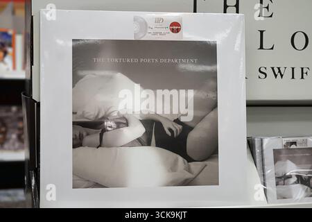 New York, NY – 5. September 2025: Taylor Swift the Foltured Poets Department Vinyl-Album-Cover. Stockfoto