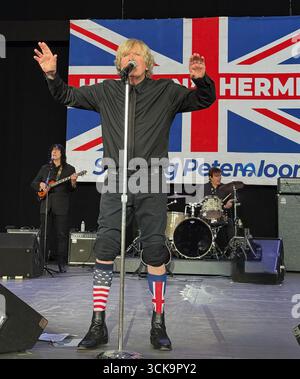 9/2025 Hiolmdel, NJ Hermans Hermits Frontmann Peter Noone tritt im PNC Bank Arts Center John Barrett/PHOTOlink auf Stockfoto