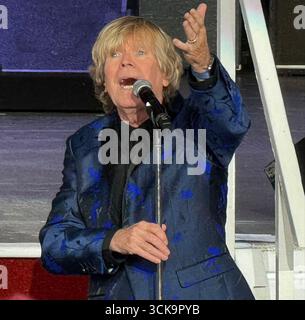 9/2025 Hiolmdel, NJ Hermans Hermits Frontmann Peter Noone tritt im PNC Bank Arts Center John Barrett/PHOTOlink auf Stockfoto