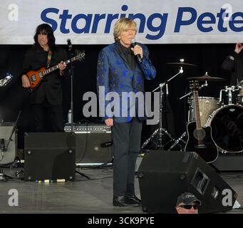 9/2025 Hiolmdel, NJ Hermans Hermits Frontmann Peter Noone tritt im PNC Bank Arts Center John Barrett/PHOTOlink auf Stockfoto