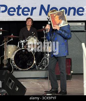 9/2025 Hiolmdel, NJ Hermans Hermits Frontmann Peter Noone tritt im PNC Bank Arts Center John Barrett/PHOTOlink auf Stockfoto