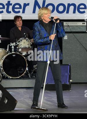 9/2025 Hiolmdel, NJ Hermans Hermits Frontmann Peter Noone tritt im PNC Bank Arts Center John Barrett/PHOTOlink auf Stockfoto