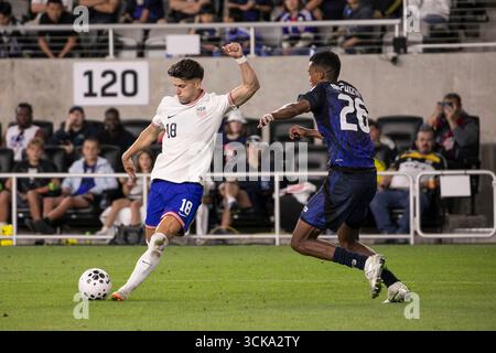 Columbus, Ohio, USA, 9. September 2025. Der US-amerikanische Mittelfeldspieler Max Arfsten (18) tritt den Ball in der ersten Hälfte des internationalen Freundschaftsspiels gegen Japan im Feld Lower.com. Quelle: Kindell Buchanan/Alamy Live News Stockfoto