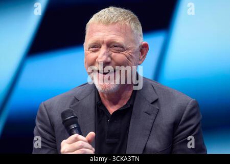 Tennis-Legende Boris Becker spricht im Rahmen von Europas führender Digitalisierungsinitiative auf Entscheider-Level DIGITAL X Focus AI im Confex der Koelnmesse. Köln, 10.09.2025 NRW Deutschland *** Tennislegende Boris Becker spricht im Rahmen der führenden Digitalisierungsinitiative Europas auf Entscheidungsebene DIGITAL X Focus AI auf der Confex der Koelnmesse Köln, 10 09 2025 NRW Deutschland Copyright: XPervinxInan-Serttasx Stockfoto