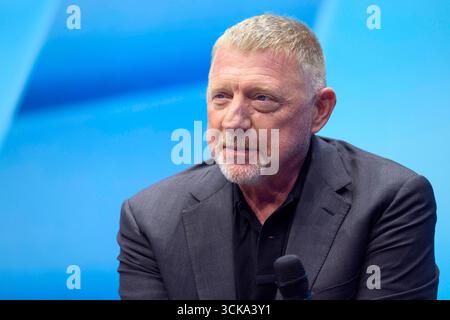 Tennis-Legende Boris Becker spricht im Rahmen von Europas führender Digitalisierungsinitiative auf Entscheider-Level DIGITAL X Focus AI im Confex der Koelnmesse. Köln, 10.09.2025 NRW Deutschland *** Tennislegende Boris Becker spricht im Rahmen der führenden Digitalisierungsinitiative Europas auf Entscheidungsebene DIGITAL X Focus AI auf der Confex der Koelnmesse Köln, 10 09 2025 NRW Deutschland Copyright: XPervinxInan-Serttasx Stockfoto