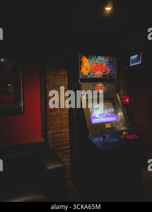 Retro-Spielautomat in einer Rock Club Bar in Curitiba Brasilien Stockfoto