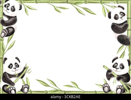 Niedliche Baby Pandas mit grünem Bambus Aquarell Postkartenschablone. Rahmen mit Kopierraum mit schwarz-weißem Bären für Kinder. Isoliert von Hand gezogen Stockfoto