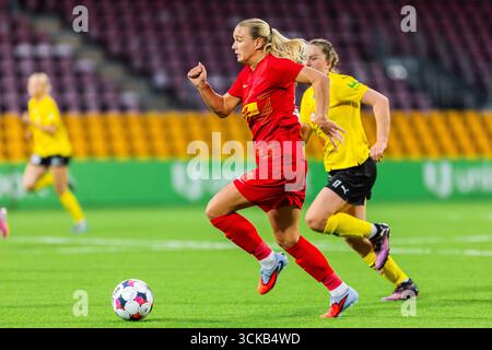 Farum, Dänemark. September 2025. Anna Walter vom FC Nordsjaelland wurde während des Qualifikationsspiels des UEFA-Europapokals der Frauen zwischen dem FC Nordsjaelland und Kups rechts im Dream Park in Farum gesehen. Quelle: Gonzales Photo/Alamy Live News Stockfoto