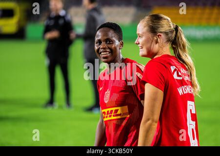 Farum, Dänemark. September 2025. Bongeka Gamede vom FC Nordsjaelland wurde nach dem Qualifikationsspiel des UEFA-Europapokals der Frauen zwischen dem FC Nordsjaelland und Kups rechts im Dream Park in Farum gesehen. Quelle: Gonzales Photo/Alamy Live News Stockfoto