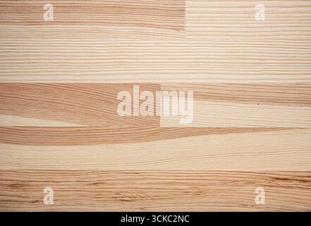 Holzoberfläche mit verschiedenen natürlichen Holzmaserungen und -Strukturen. Stockfoto