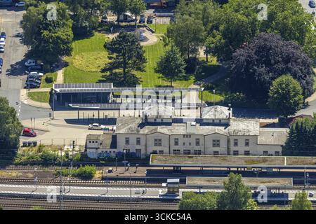 Luftaufnahme, Bahnhof Schwelm, Busbahnhof mit Sonnendach, Schwelm, Ruhrgebiet, Nordrhein-Westfalen, Deutschland, Bahnhof, DE, Deutsche Stockfoto