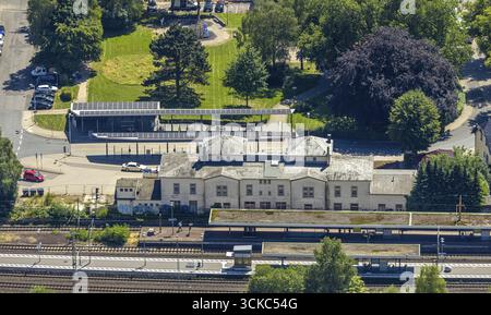 Luftaufnahme, Bahnhof Schwelm, Busbahnhof mit Sonnendach, Schwelm, Ruhrgebiet, Nordrhein-Westfalen, Deutschland, Bahnhof, DE, Deutsche Stockfoto