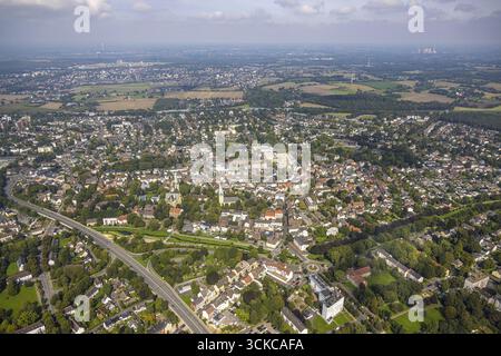 Blick aus der Vogelperspektive, Blick auf das Stadtzentrum, Kirche der Heiligen Familie und Paulskirche, Sesekepark, Kamen, Ruhrgebiet, Nordrhein-Westfalen, Deutschland, Old Tow Stockfoto