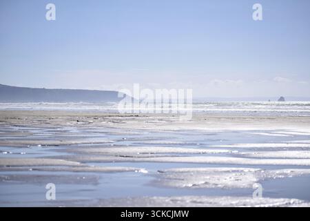 Perranporth Beach an einem heißen Sommertag - Cornwall, Großbritannien Stockfoto