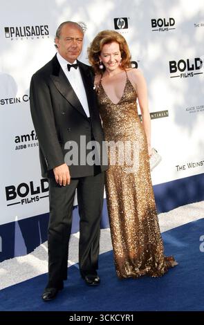 Caroline Grousi-Scheufele und Fawaz Grousi kommen bei der amfAR Gala in Moulins während der Filmfestspiele von Cannes an. Cannes, Frankreich - 25. Mai 2006 Stockfoto
