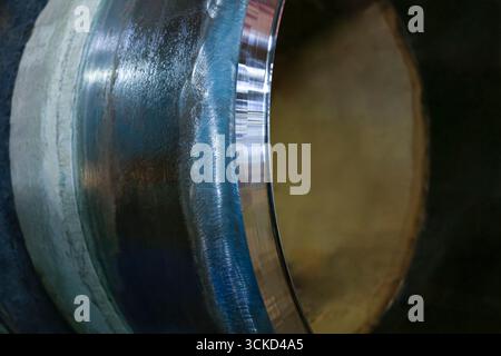 Stahlrohre für Ölbohrungen. Stockfoto