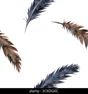 Nahtloses Aquarellmuster mit dunkelblauen und braunen Vogelfedern, von Hand gezeichnet. Isoliert auf weißem Hintergrund. Die Feder einer Elster, Krähe oder eines exotischen Vogels Stockfoto