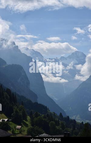 Blick auf das Lauterbrunnental in der Schweiz Stockfoto