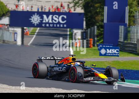 Max Verstappen aus den Niederlanden fuhr die (1) Oracle Red Bull Racing RB21 während Pirelli Gran Premio d'Italia 2025, Formel-1-Meisterschaft in Monza, Italien, 06. September 2025 Stockfoto