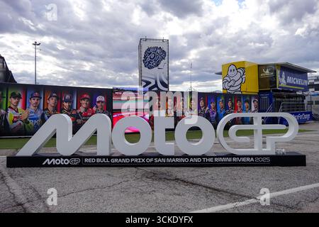 Misano Adriatico, Italien. September 2025. MotoGP Logo in exponiert vor dem Red Bull Grand Prix von San Marino und der Rimini Riviera auf dem Marco Simoncelli International Circuit am 11. September 2025 in Misano Adriatico, Italien. Quelle: Roberto Tommasini/Alamy Live News Stockfoto