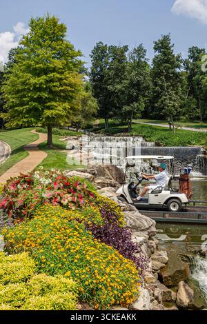 Alabama Madison County, Huntsville, Hampton Cove Golfplatz, Sport, Sportler, Erholung, Spiel, Landschaft, Design, Golf, Können, Fahren, Putting, Grün, Sand-tra Stockfoto