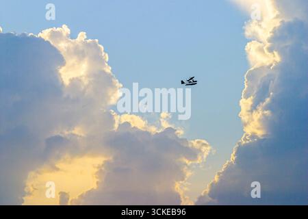 Miami Beach Florida, Wolken Himmel ultraleichter Flug, Stockfoto